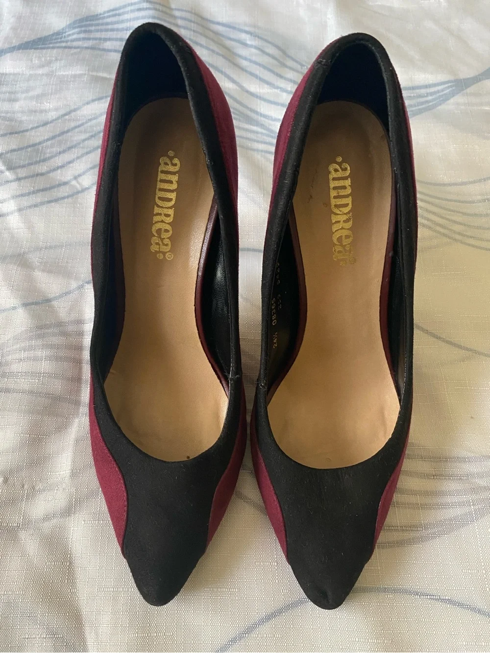Andree Black and Burgundy Heel Size  7.5